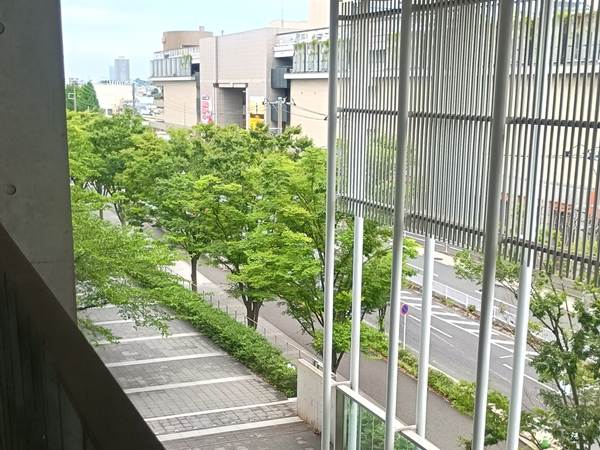 慶應日吉キャンパスから見える日吉駅